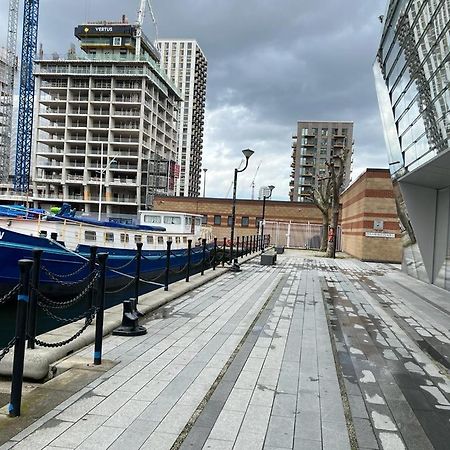 Canary Wharf Holiday Rooms ลอนดอน ภายนอก รูปภาพ