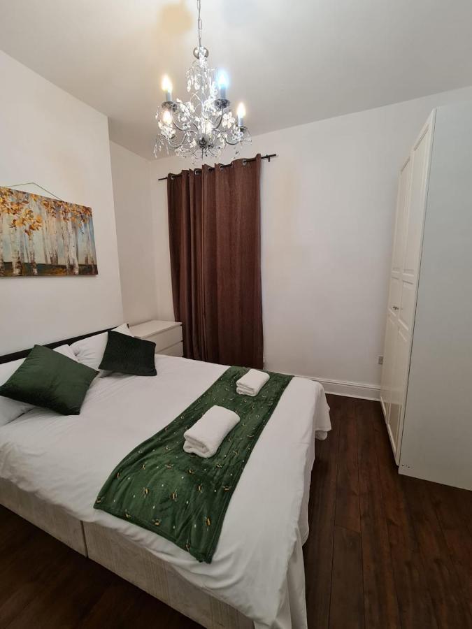 Canary Wharf Holiday Rooms ลอนดอน ภายนอก รูปภาพ