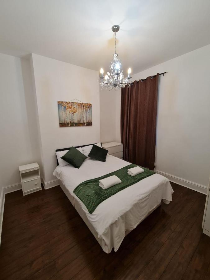 Canary Wharf Holiday Rooms ลอนดอน ภายนอก รูปภาพ