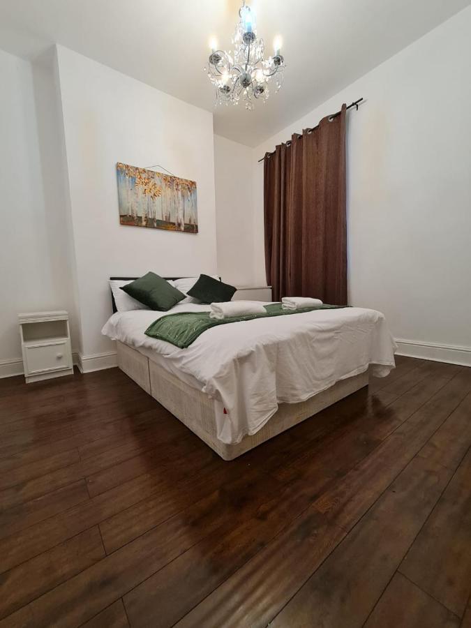 Canary Wharf Holiday Rooms ลอนดอน ภายนอก รูปภาพ