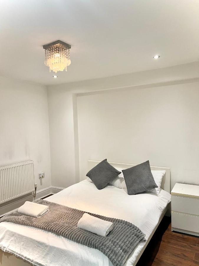 Canary Wharf Holiday Rooms ลอนดอน ภายนอก รูปภาพ