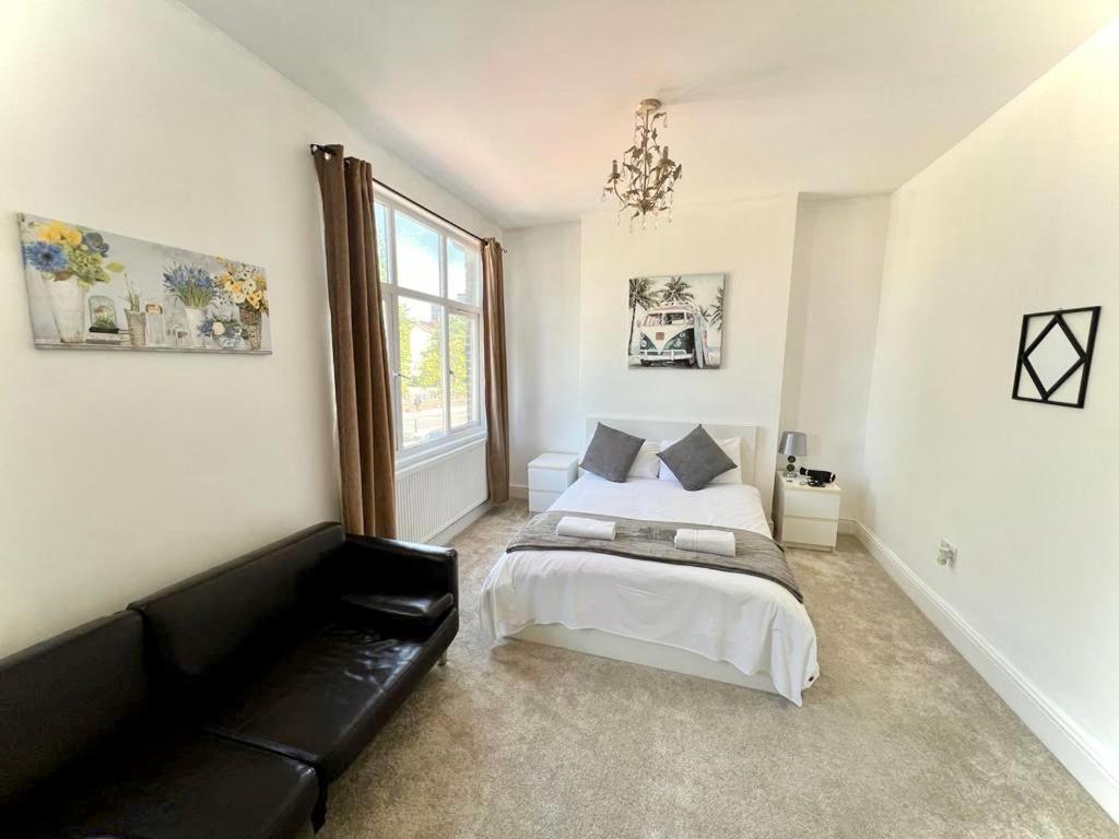 Canary Wharf Holiday Rooms ลอนดอน ภายนอก รูปภาพ