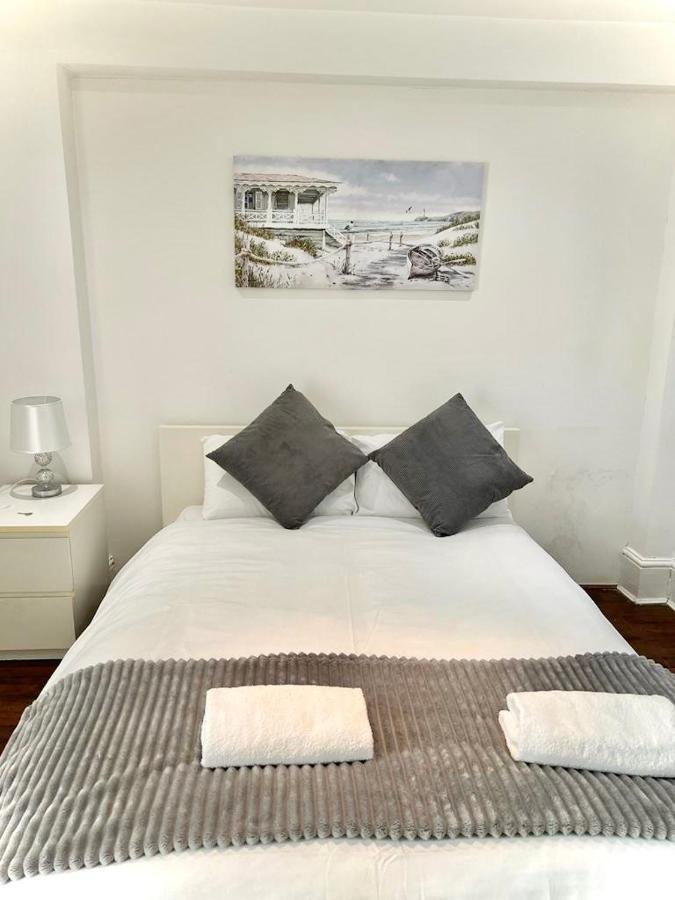 Canary Wharf Holiday Rooms ลอนดอน ภายนอก รูปภาพ