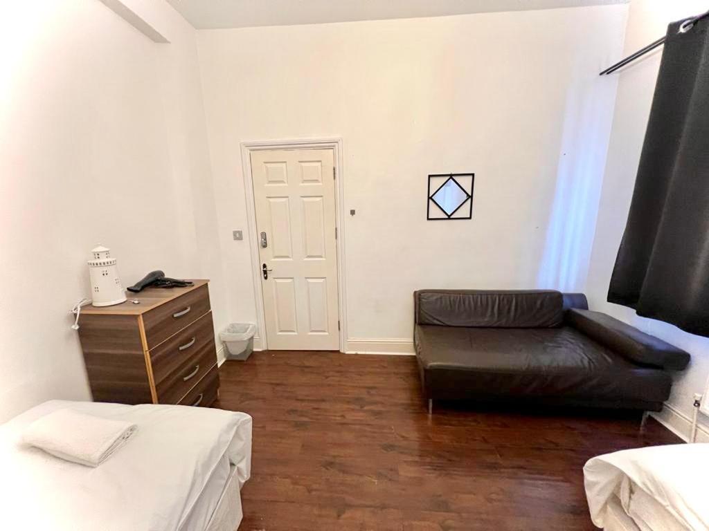 Canary Wharf Holiday Rooms ลอนดอน ภายนอก รูปภาพ