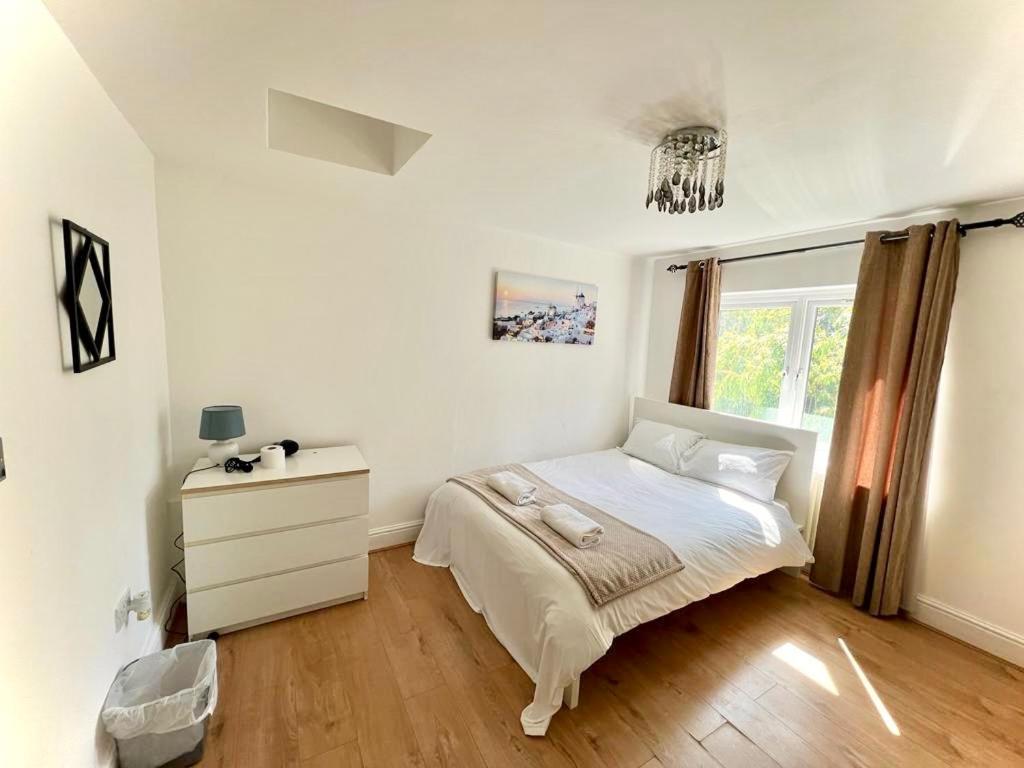 Canary Wharf Holiday Rooms ลอนดอน ภายนอก รูปภาพ