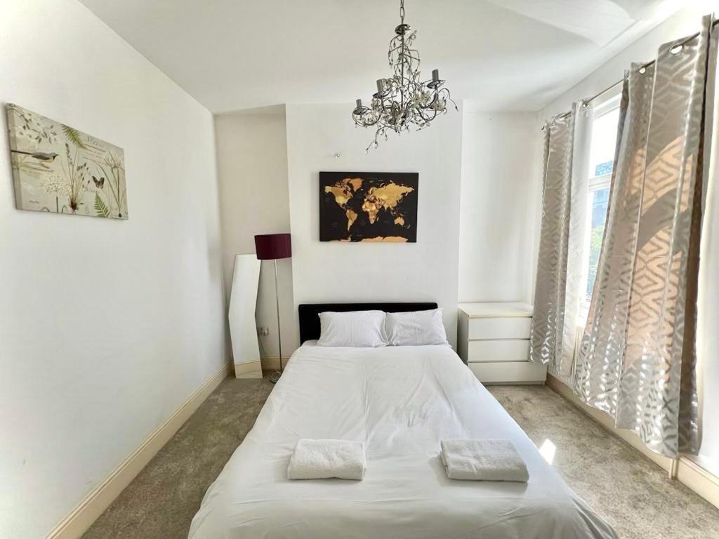Canary Wharf Holiday Rooms ลอนดอน ภายนอก รูปภาพ